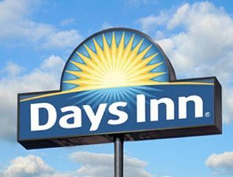 Days Inn & Suites By Wyndham Madisonville Exterior photo